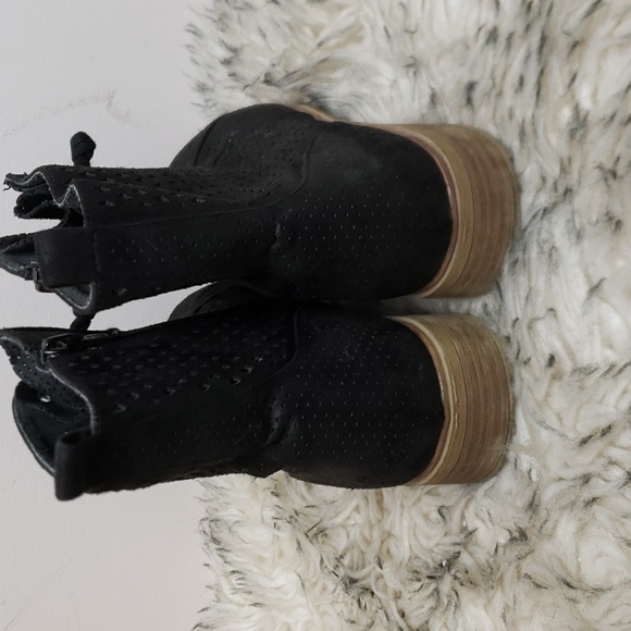 REPORT ANKLE BOOTS Cut-out - Picture 5 of 12